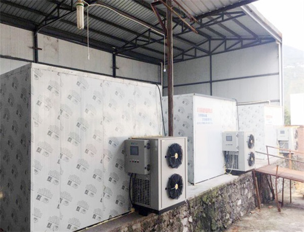 空氣(qi)能(néng)烘幹熱泵的(de)工(gong)作(zuò)原理(li)及(ji)應用(yong)優(you)勢(shi)