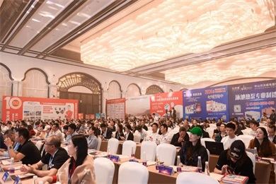 第八屆中(zhong)國(guo)泳池溫泉SPA行業年(nian)會于(yu)本(ben)月15日(ri)拉開帷幕