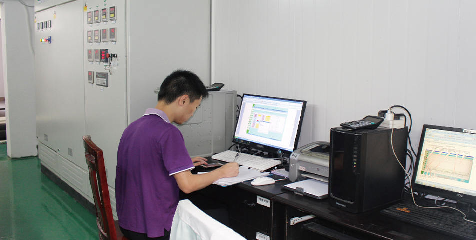  空氣(qi)能(néng)實驗(yàn)運行數(shu)據監測(ce)